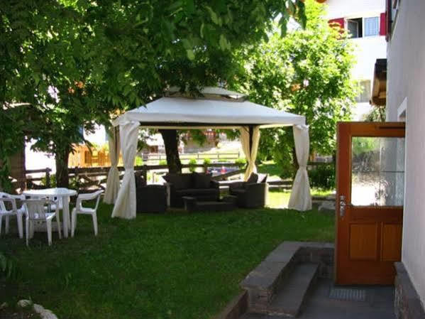 Hotel Nes Crepes