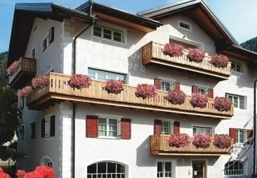 Hotel Nes Crepes Pozza di Fassa